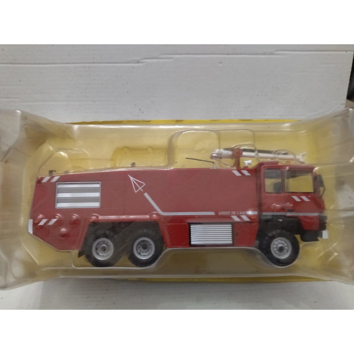 Camion De Pompiers Sides Sentinel S3X AENA 1:43 Salvat IXO - Foto 5