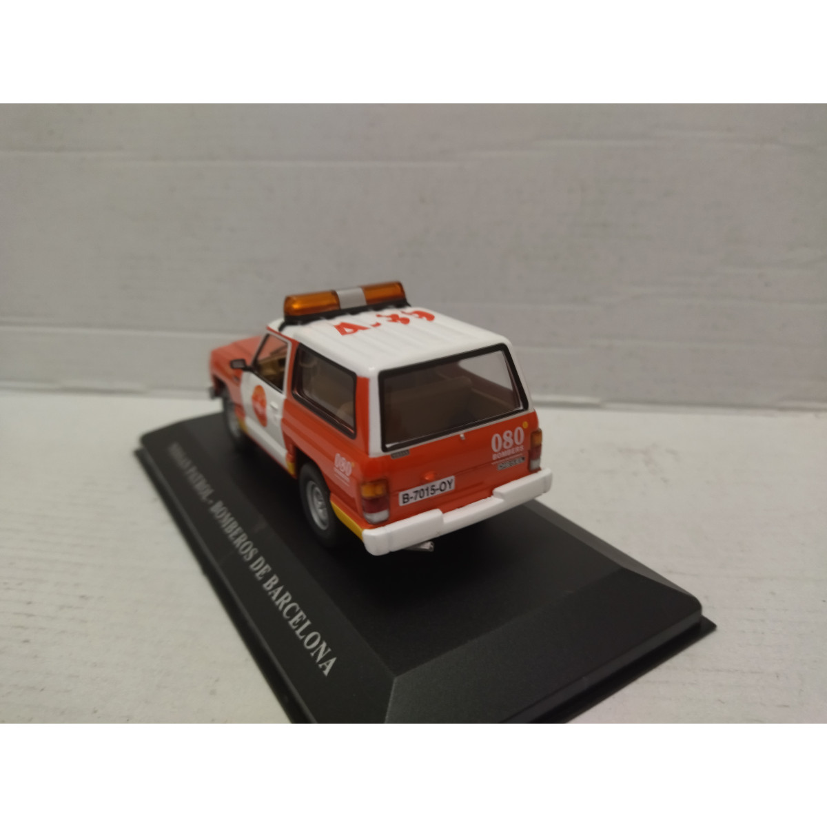 Camion De Pompiers Sides Sentinel S3X AENA 1:43 Salvat IXO - Foto 8