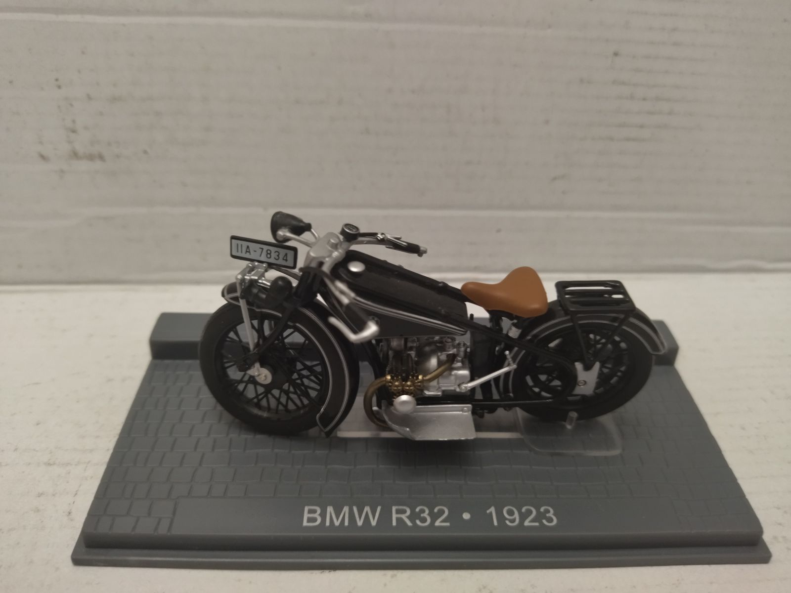 R32 moto deals