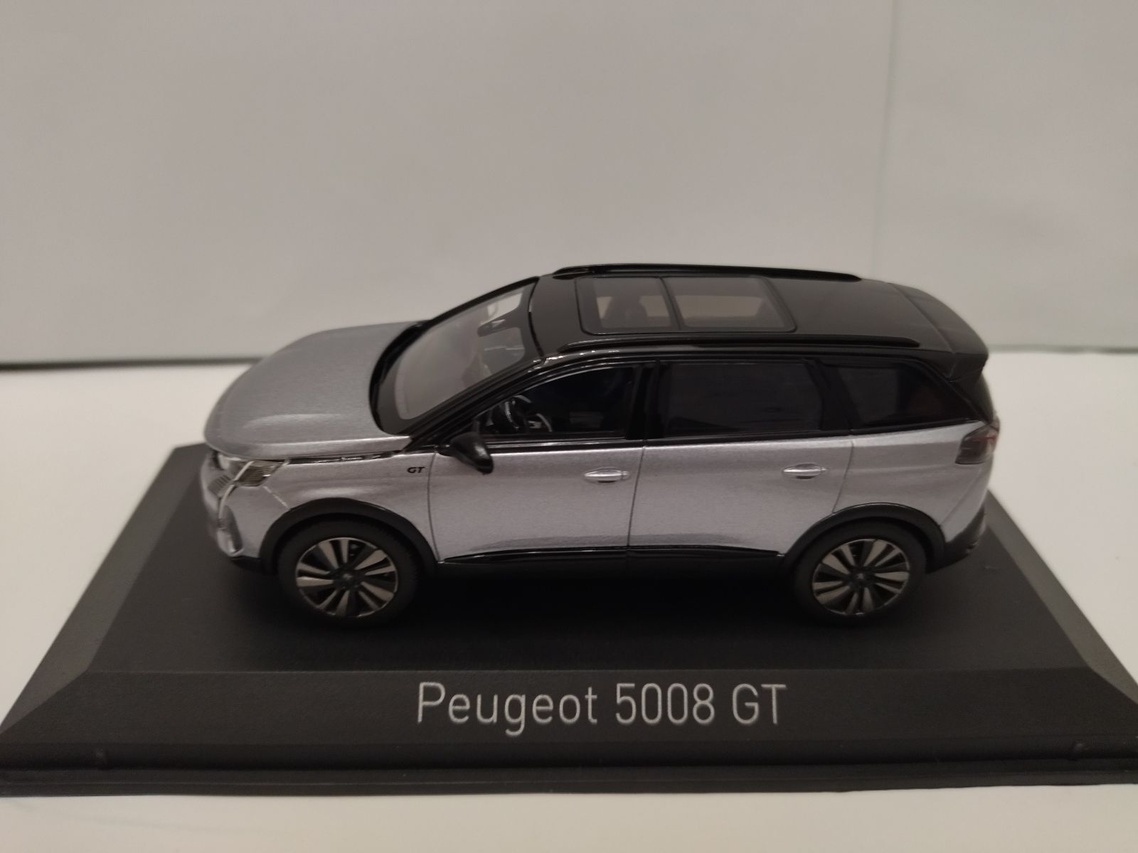 レディさん専用　NOREV Peugeot 5008 GT ミニカー 1/43 peugeot-5008-gt-2021-black-