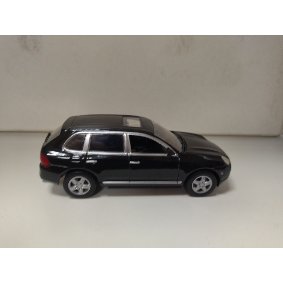 Porsche Cayenne Pompiers 2002 Norev 1/43 - Rouge, Suspensions Réglables