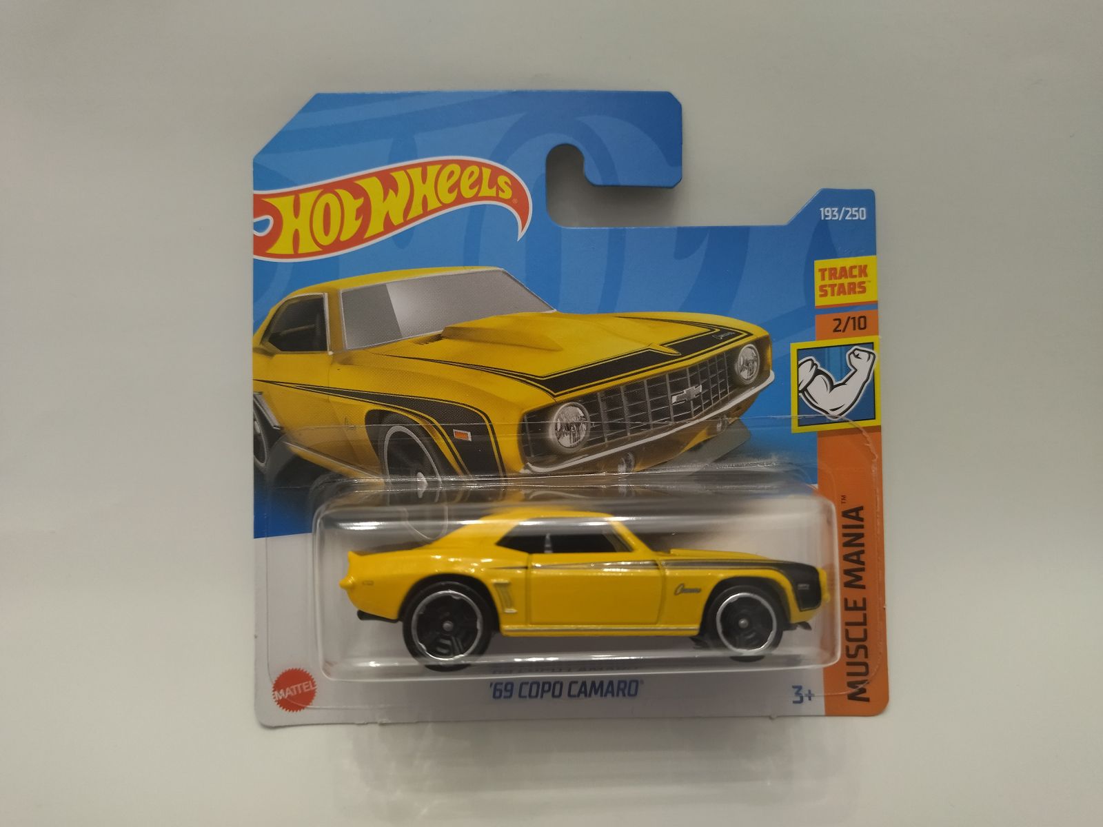 CHEVROLET CAMARO 1969 COPO YELLOW 2/10 MUSCLEMANIA 1:64 HOT WHEELS