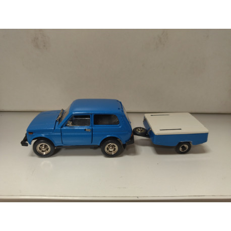 VAZ-2121/LADA NIVA BLUE + REMOLQUE 1:43 NOVOEXPORT