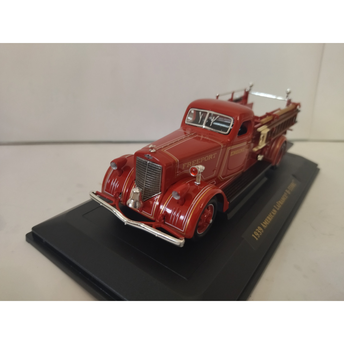 Camion American Lafrance B 550RC 1939 Road Signature 1/24 – Occasion En Boîte