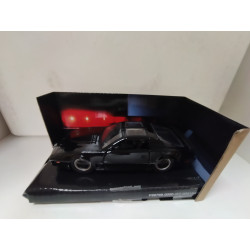 K.I.T.T. KNIGHT RIDER/COCHE FANTASTICO HOLLYWOOD RIDES 1:32 ? JADA TOYS