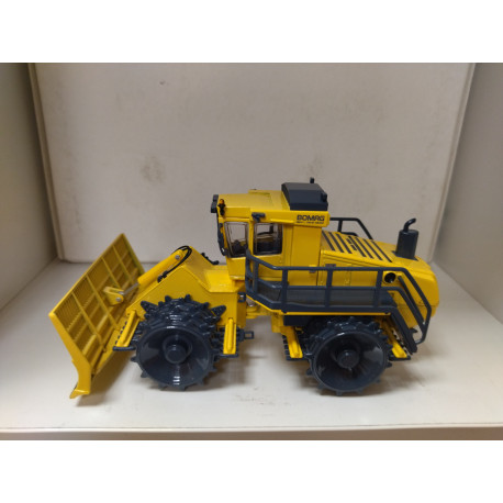 BOMAG BC1172 RB COMPACTADORA 1:50 KASTER MINIATUREN