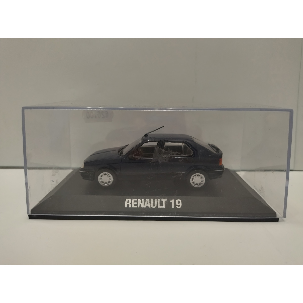Renault Norev 19 modèle 5 Portes 1988 - Bleu foncé - 1/43ème
